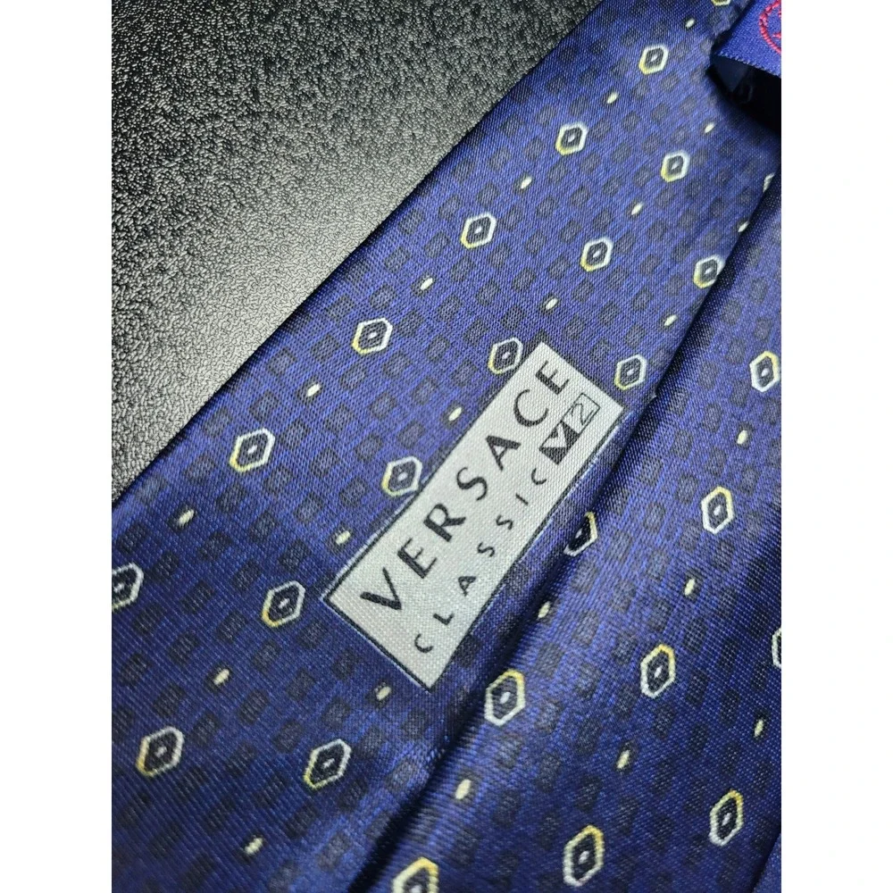 Versace Men's Necktie Blue Geometric Silk 3.75 x 58 Excellent